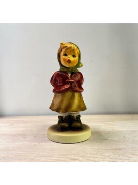 Hummel Goebel Figurine 218 Clear As A Bell Girl ML Hummel Club 2004/2005